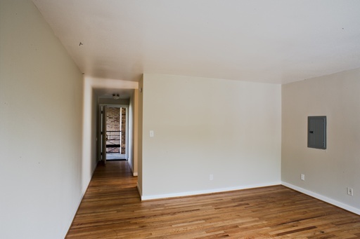 Seattle Apartment: 7700 12th AVE SW