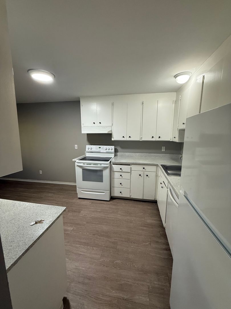 Tukwila Apartment: 14081 58th Avenue S