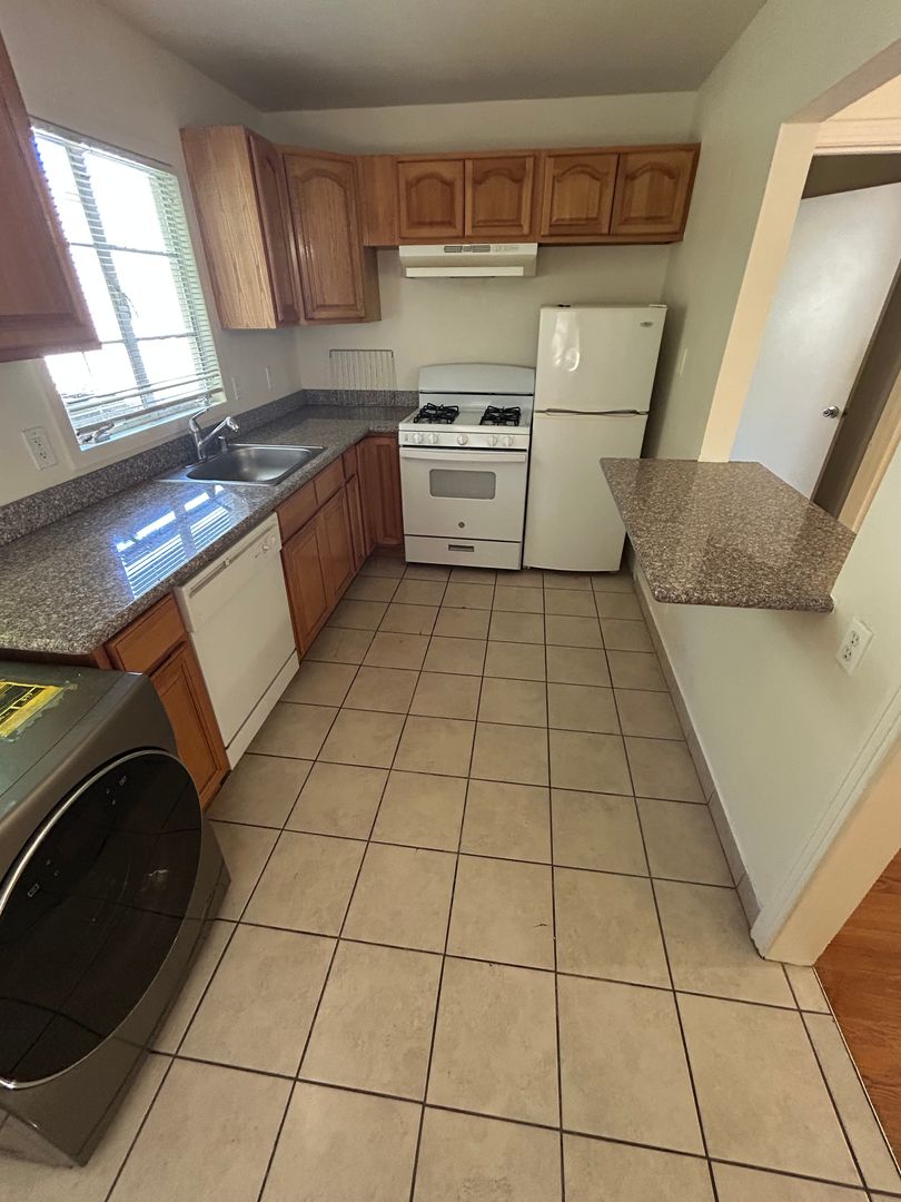 Sacramento Apartment: 2727 I Street