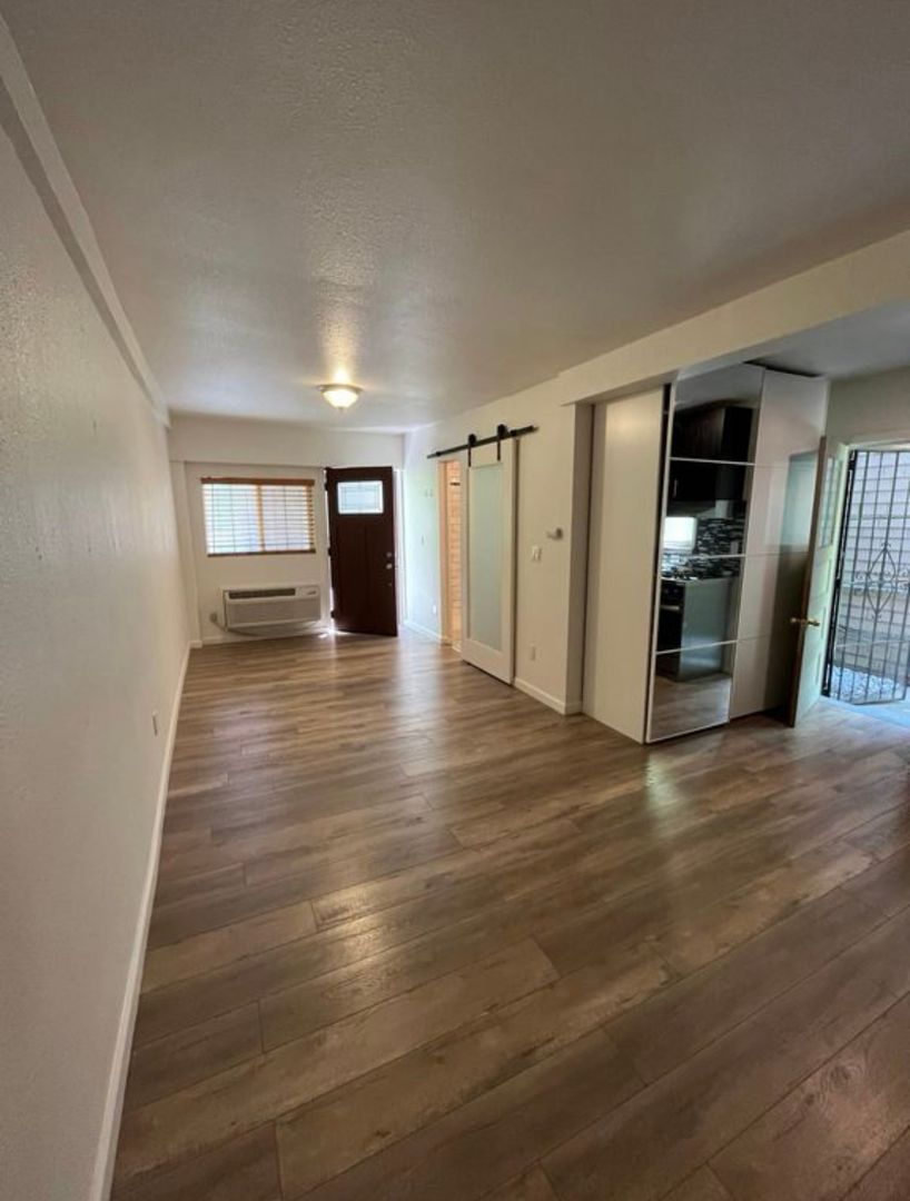 Sacramento Apartment: 2727 I Street