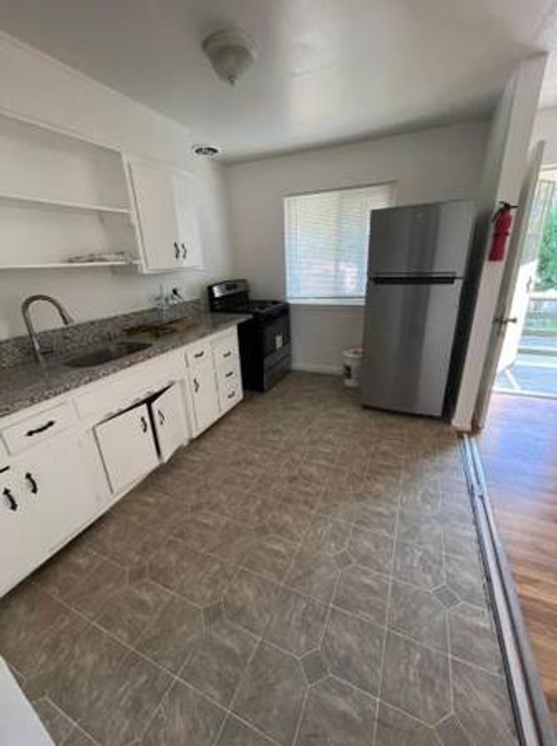 West Sacramento Apartment: 412-418 3rd St