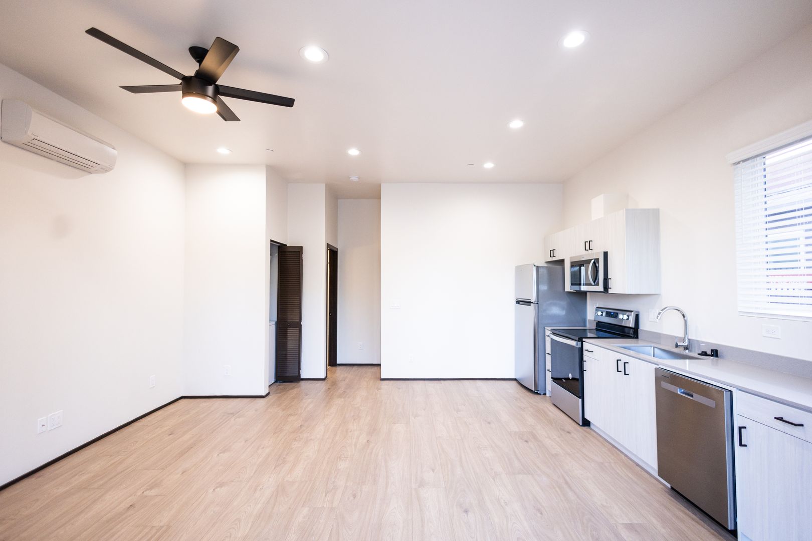 Elk Grove Apartment: 9686 Railroad St