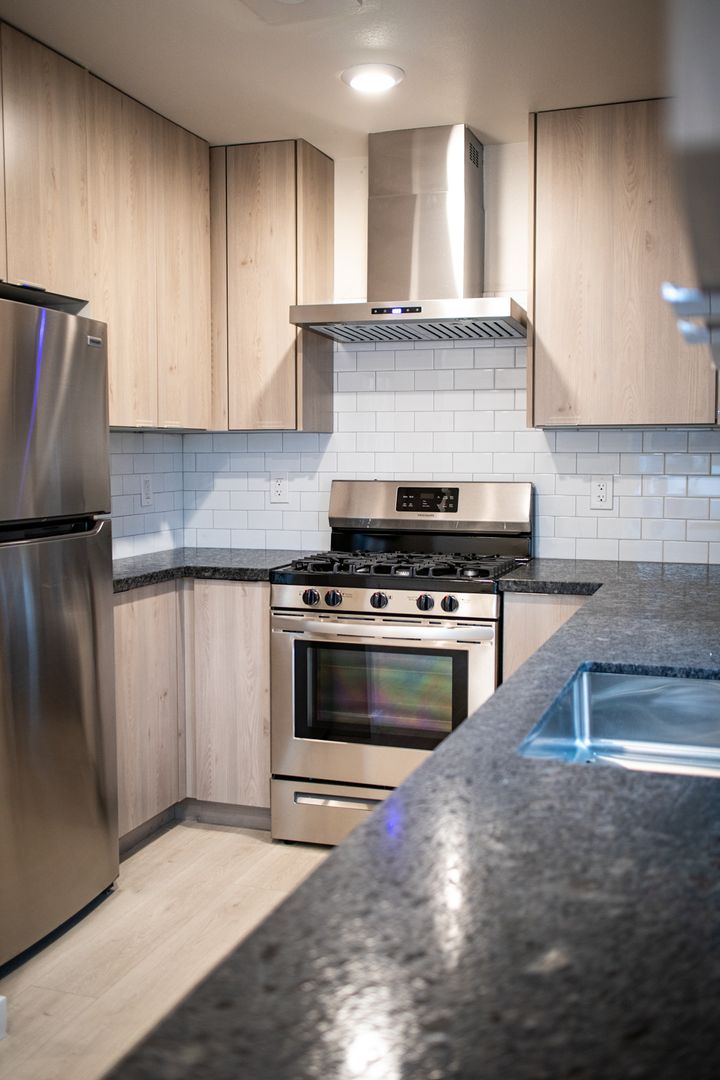 Sacramento Apartment: 2109-2117 L Street & 2106-2120 Kayak Alley