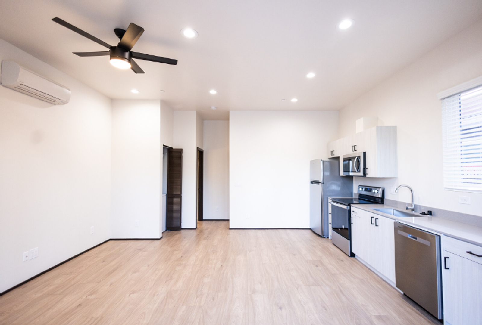 Elk Grove Apartment: 9686 Railroad St