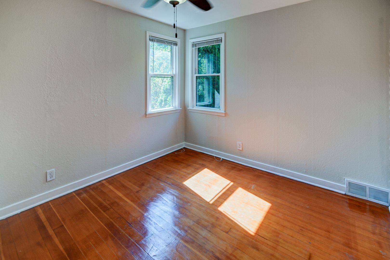 1404 Wyldhaven Ave 12 of 12
