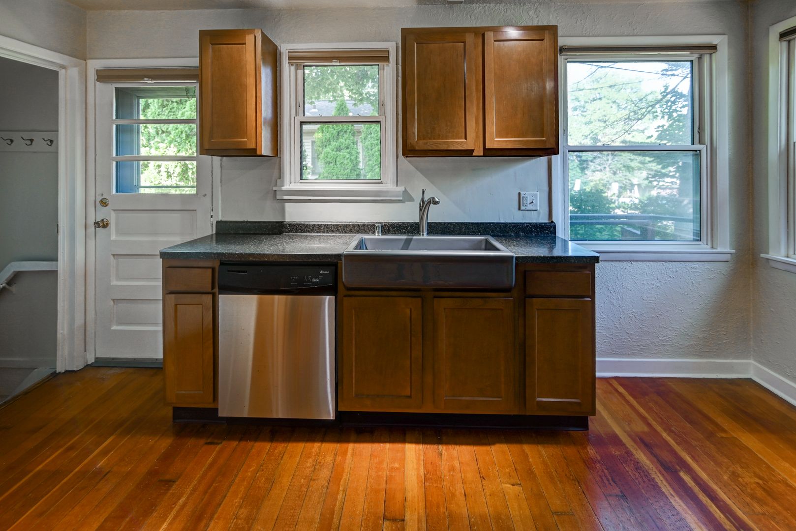 1404 Wyldhaven Ave 5 of 12