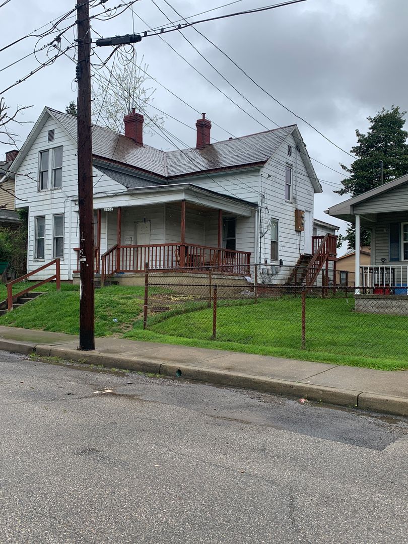 Parkersburg Apartment: 1408 Spring St