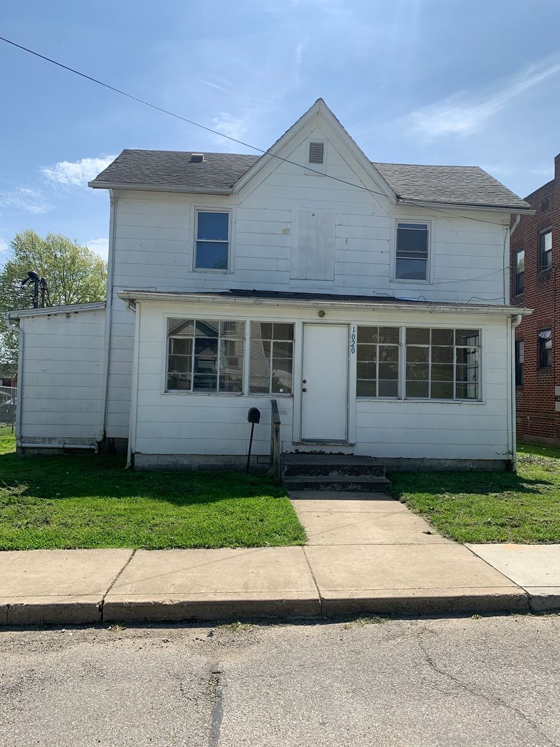 Parkersburg Apartment: 1020 Swann St