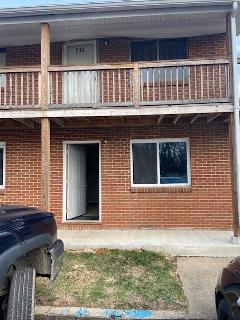 Parkersburg Apartment: Rosemar Terrace