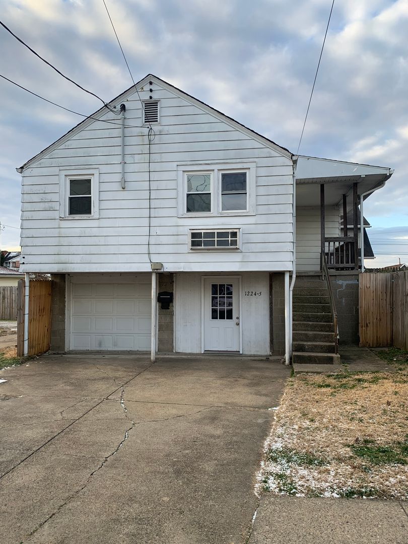 Parkersburg Apartment: 1224 16th St