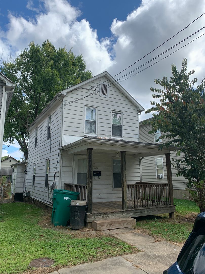 Parkersburg House: 827 14th St