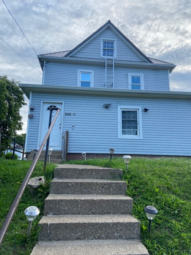 Parkersburg Apartment: 1915 19th St