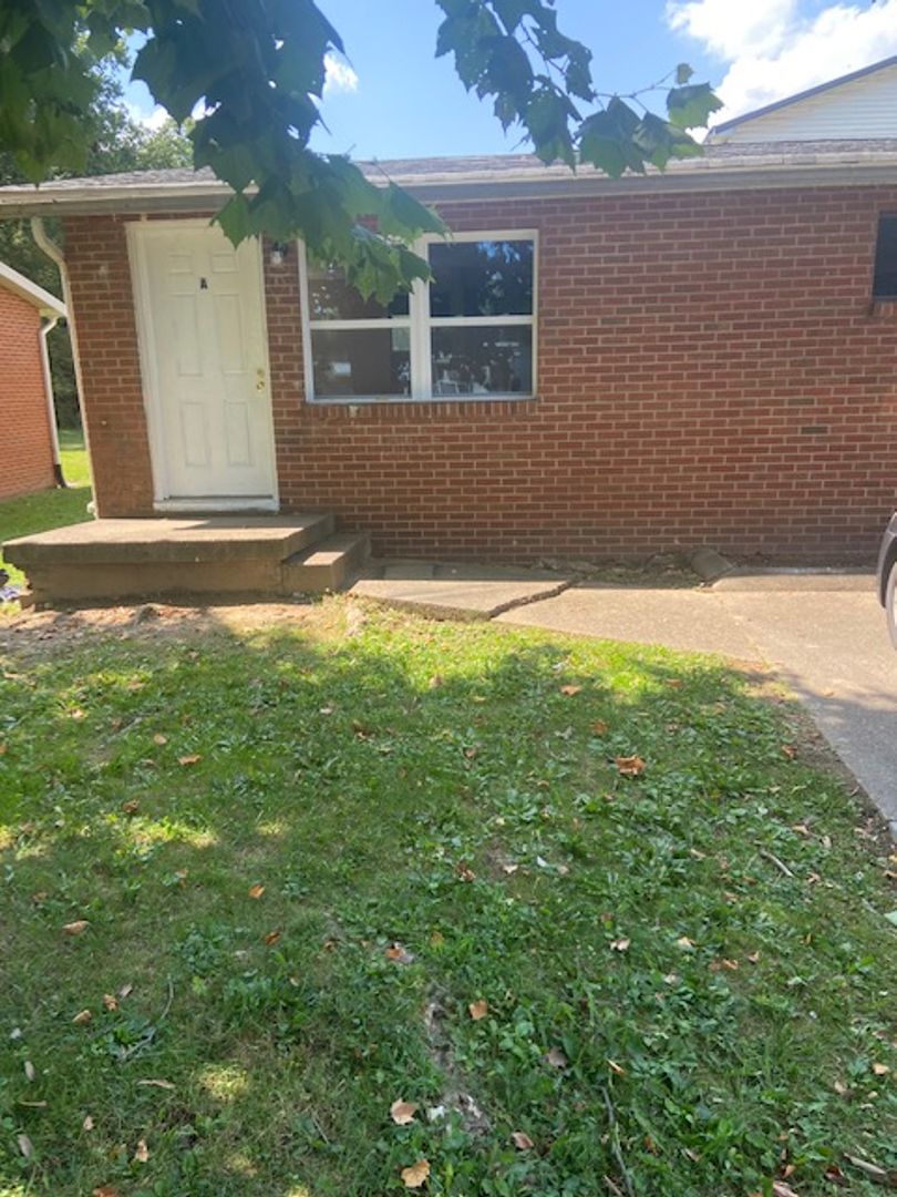 Parkersburg Apartment: 3611 Rollins St