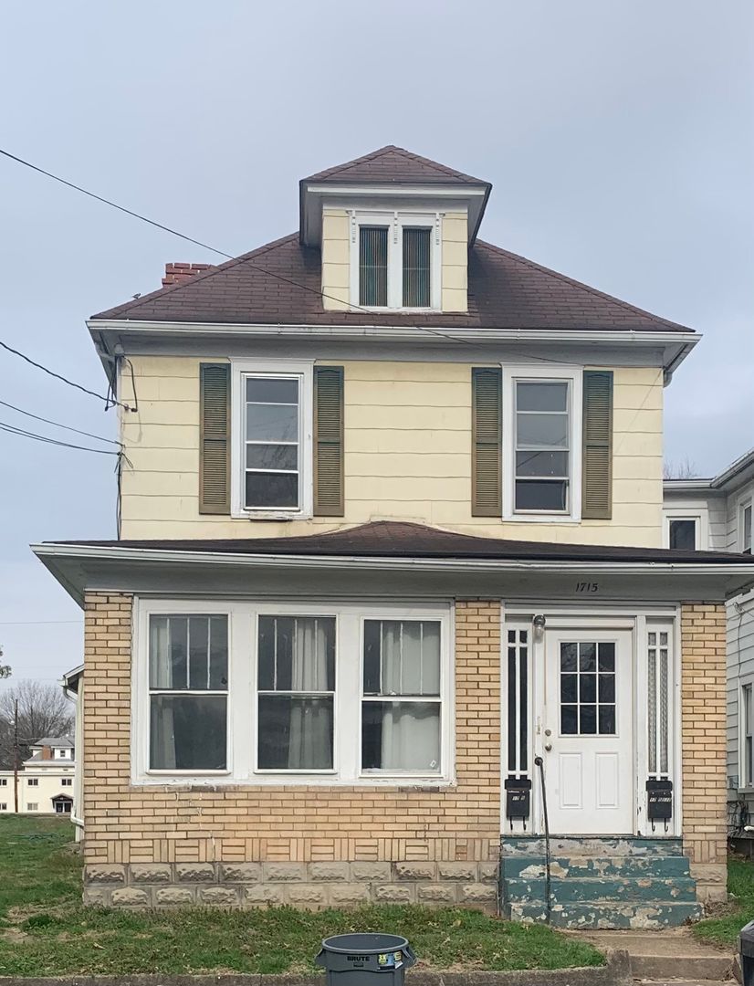 Parkersburg Apartment: 1715 Park St