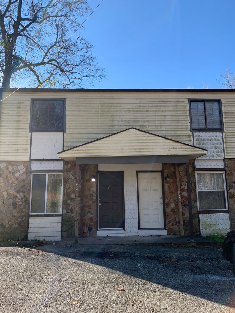 Parkersburg Apartment: Abbey Village Dr