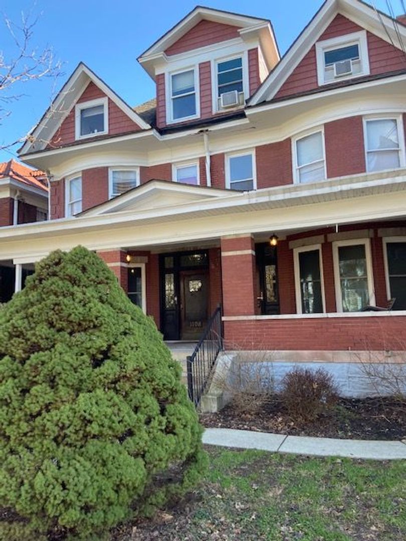 Parkersburg Apartment: 1106-1108 Juliana St