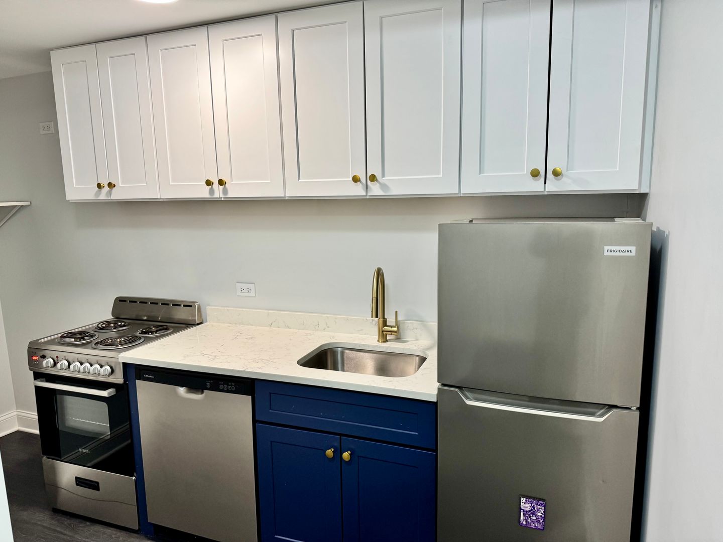 chicago Apartment: 6540 N Glenwood