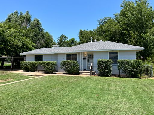 4 bedroom, 2 1/2 bath home for rent in Yukon near Main and Piedmont Road! – photo 1