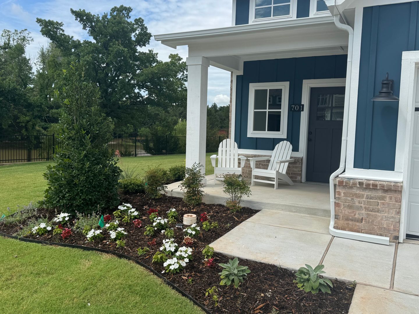 Edmond House: 701 Montauk Way