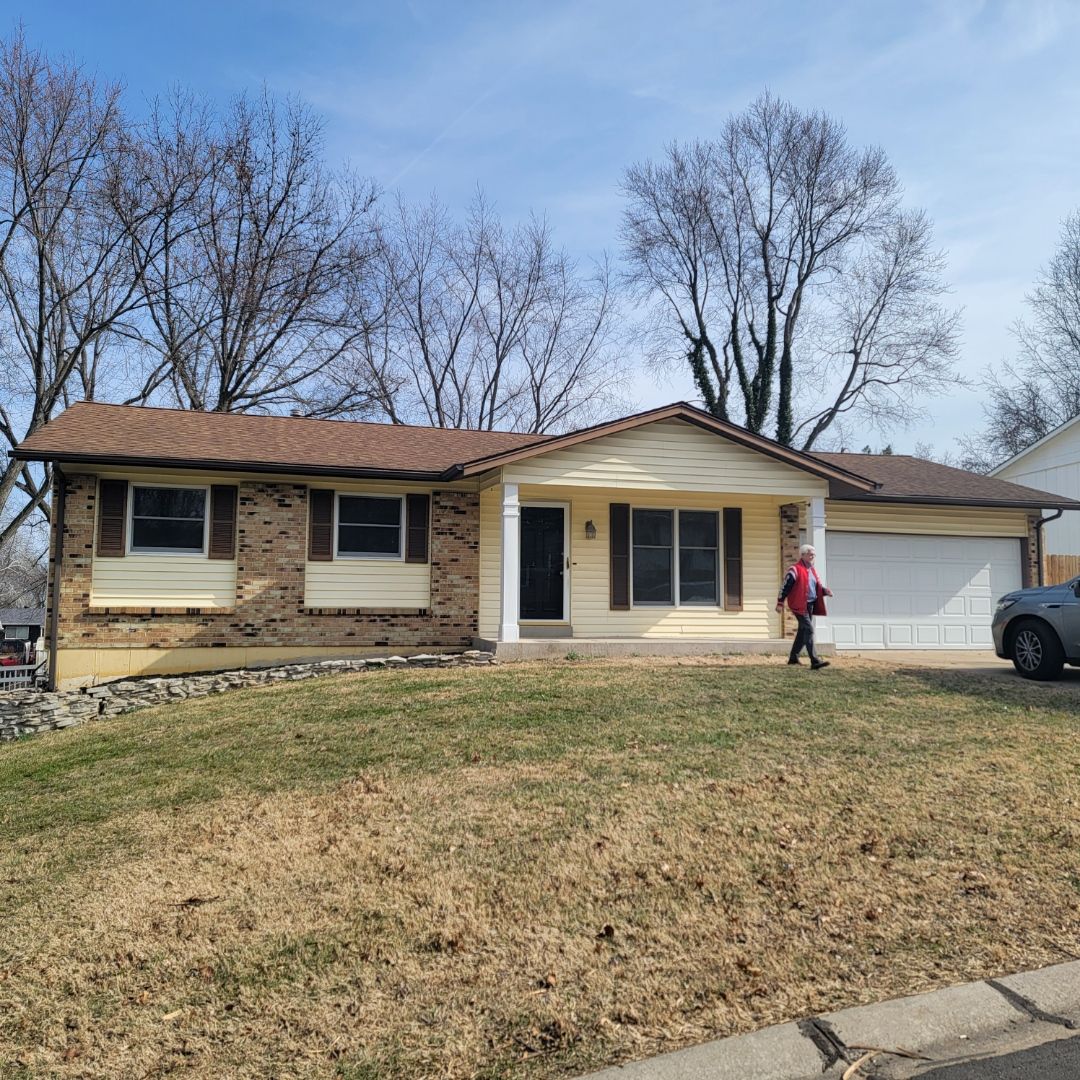 St. Charles House: 1126 Yorktown