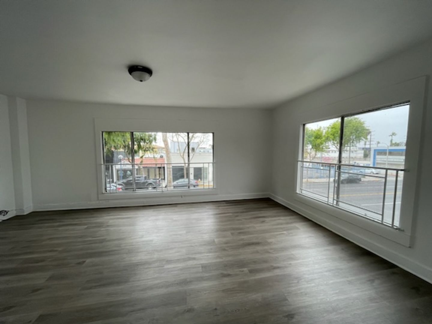 West Hollywood Apartment: 7777 Santa Monica Blvd