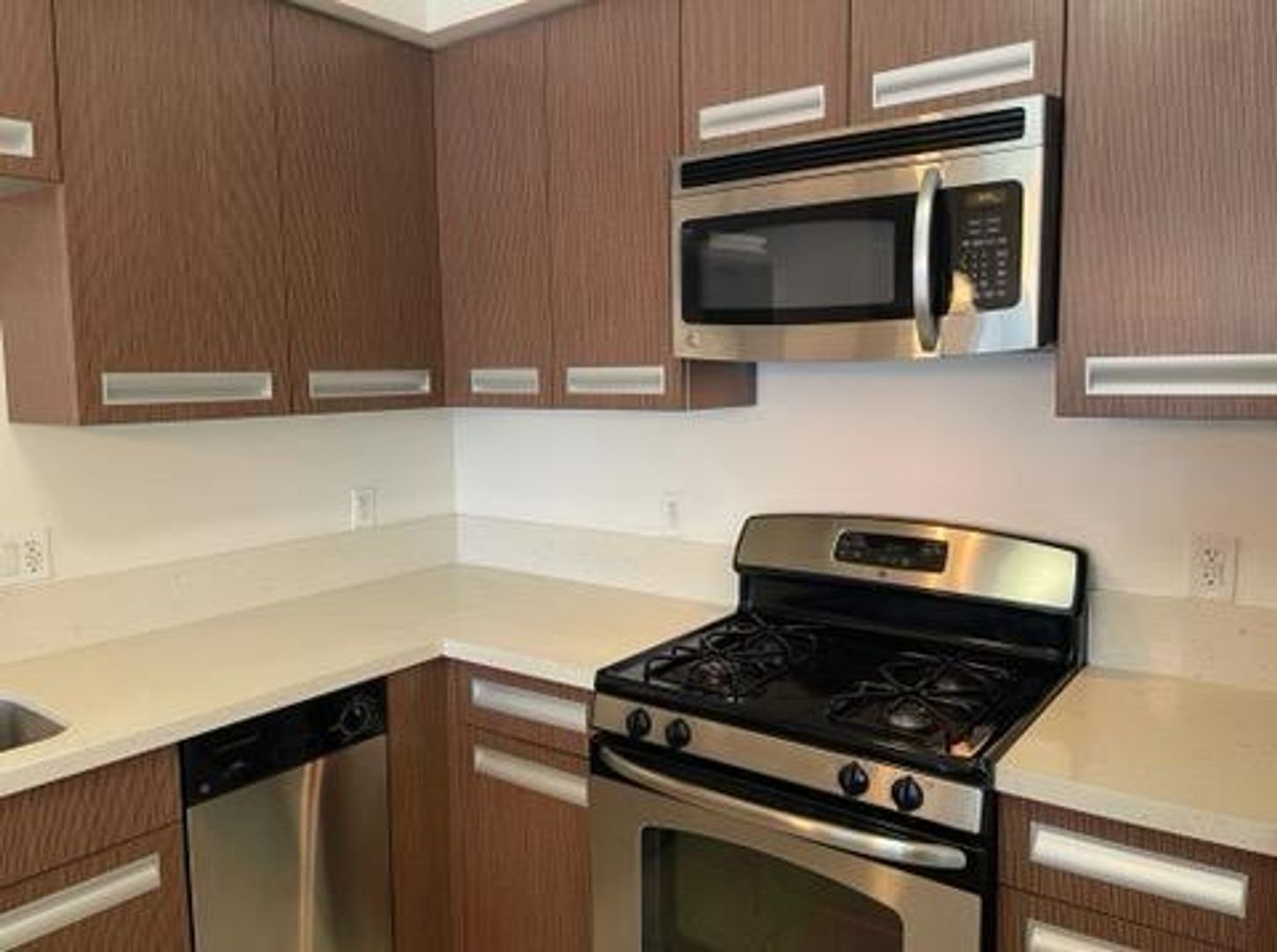 Van Nuys Apartment: 6828 Van Nuys Blvd