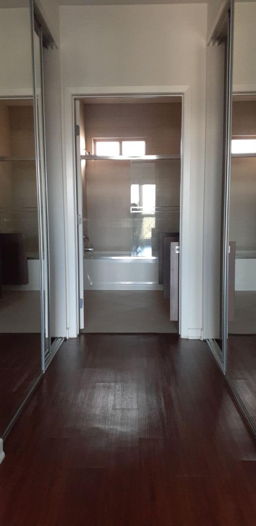 Van Nuys Apartment: 6828 Van Nuys Blvd
