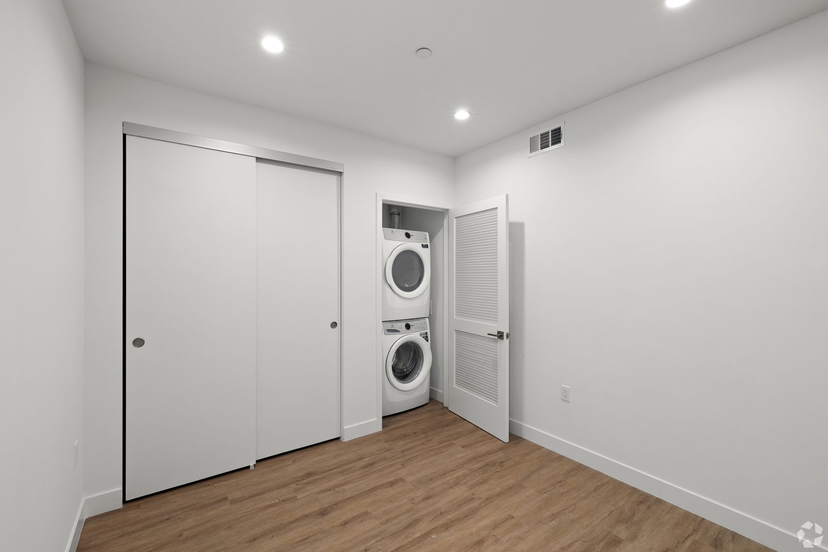 Laundry room at The Palms at Kittridge