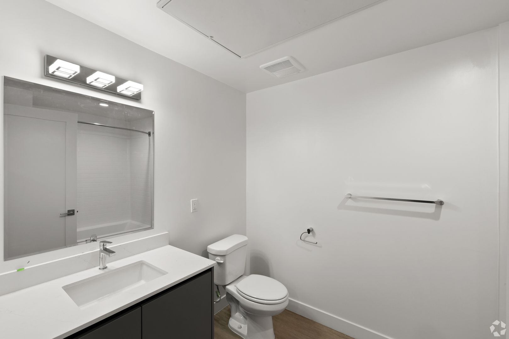 Van Nuys Apartment: 6600 Van Nuys Blvd