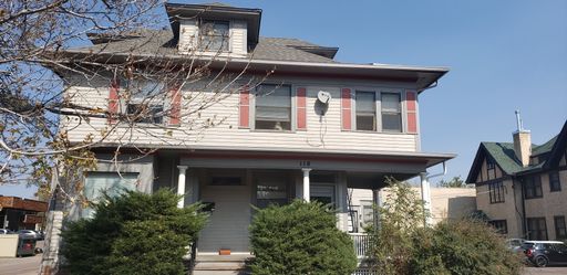 1Br/1Ba upstairs unit in a converted Victorian downtown – photo 1