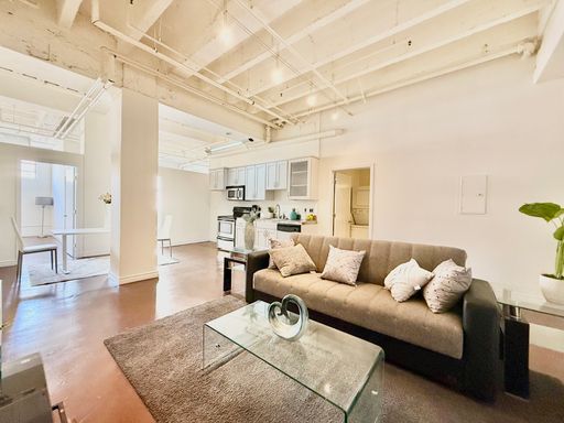 Large 1 bedroom loft with soaring ceilings and spectacular Pershing Square view! – photo 1