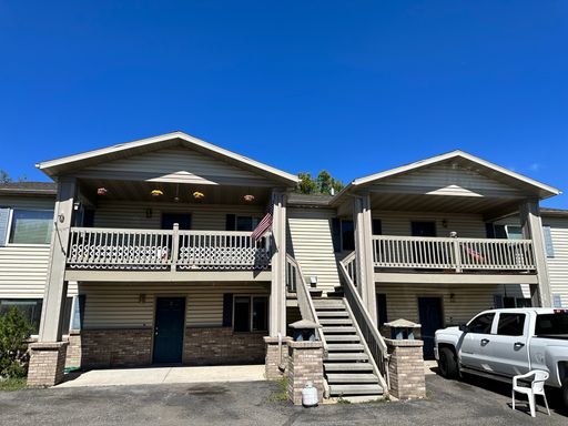 Centrally Located 3 Bedroom Apartment – photo 1