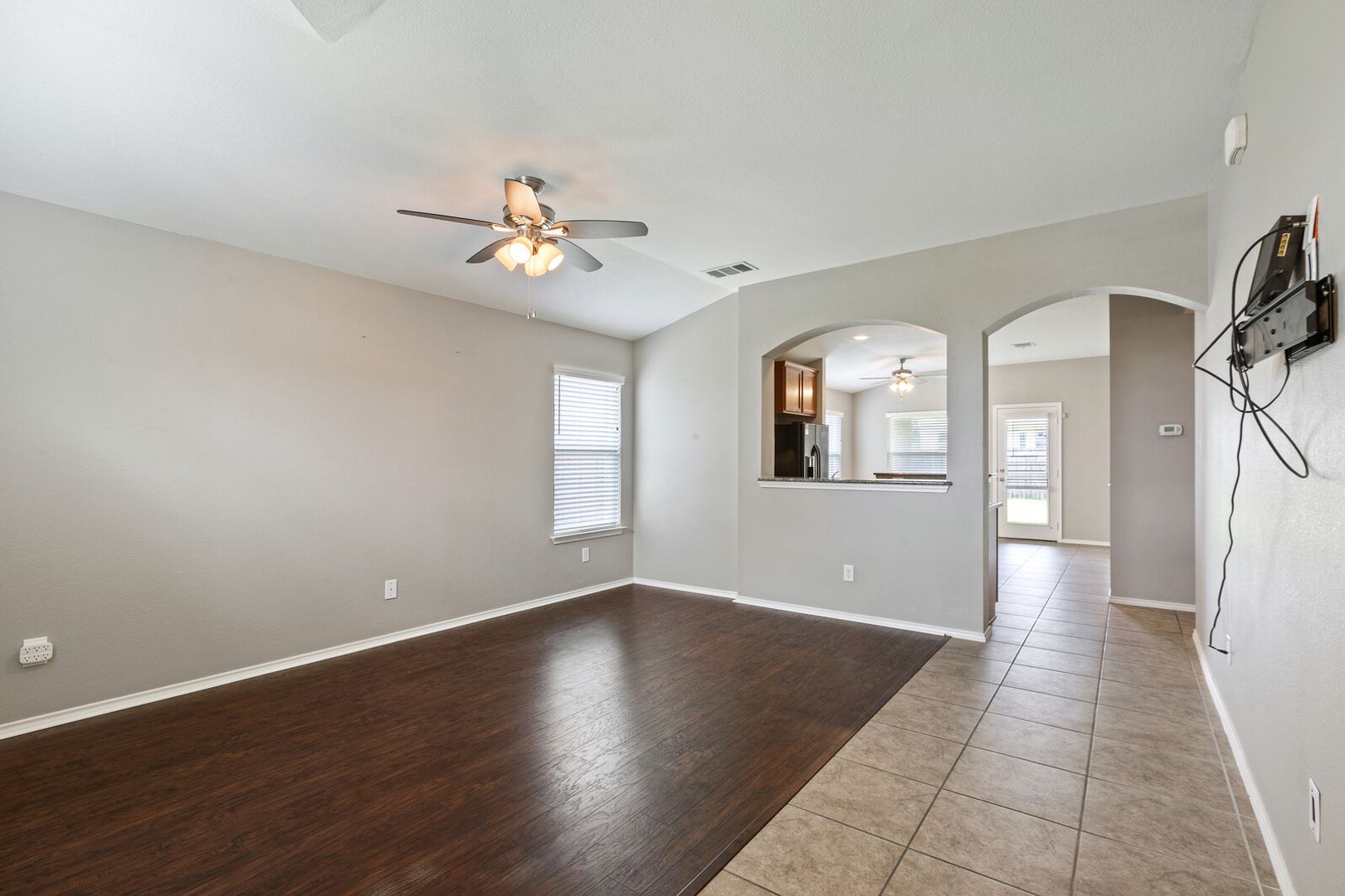 Sendero Lane 4 of 12