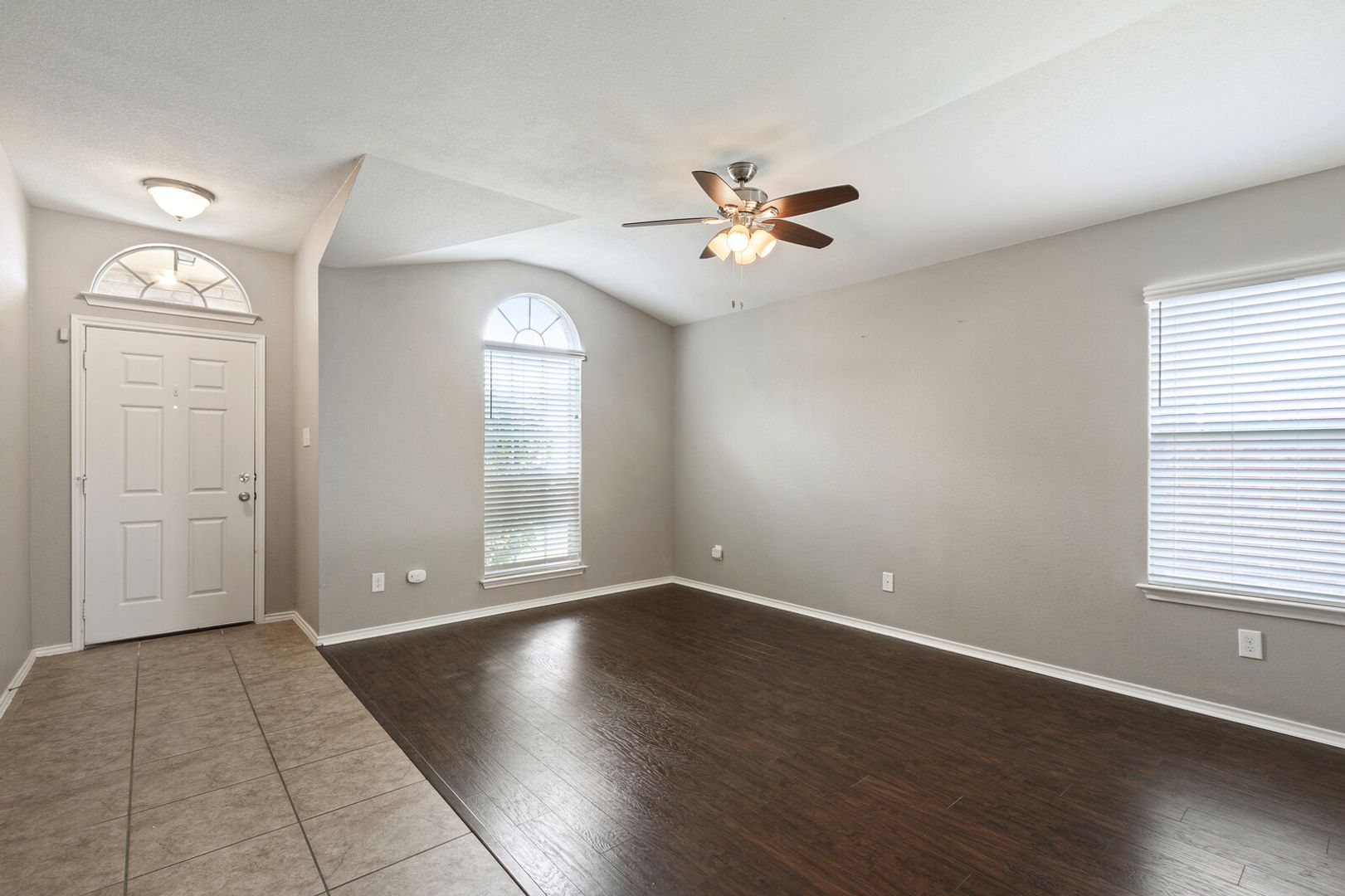 Sendero Lane 7 of 12