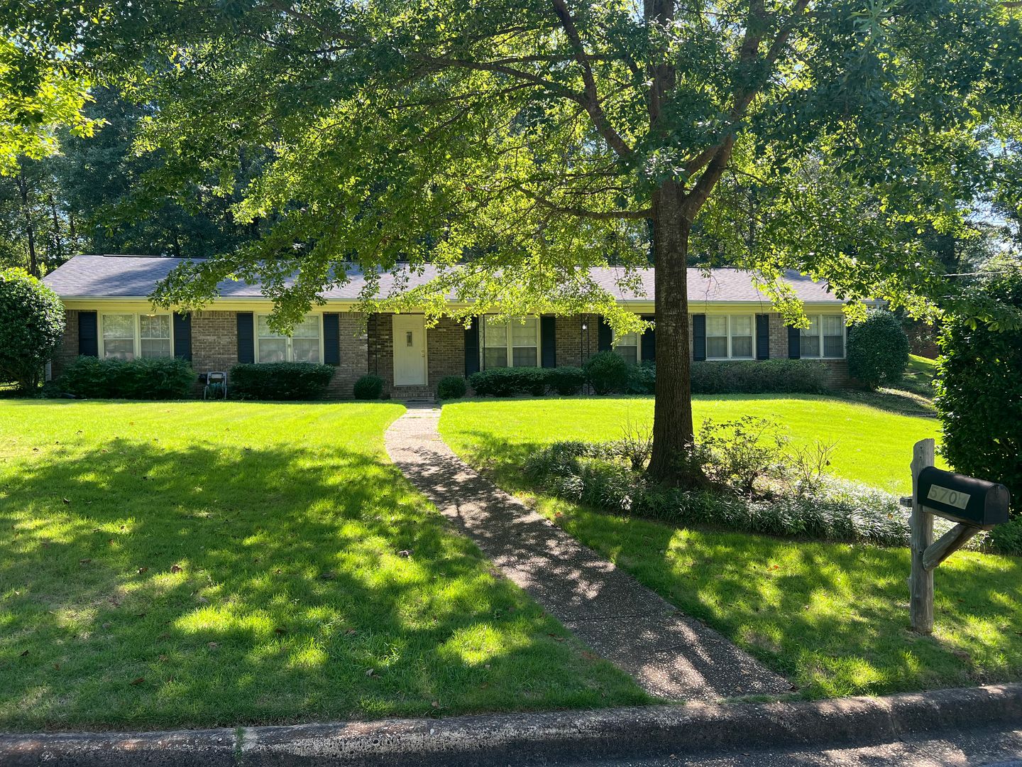 Northport House: 5704 Harbor View Lane