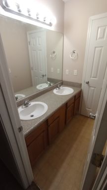 3 Bed 2.5 Bath Townhome for Rent – photo 1