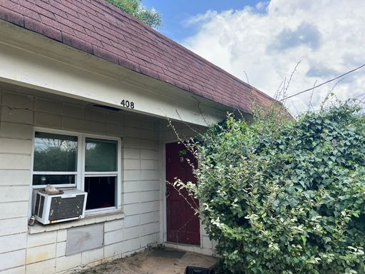 1 Bedroom 1 Bathroom Apt in University Manor