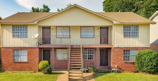 2 bedroom, 1 bath – photo 1