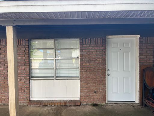 1 Bedroom 1 Bathroom Apt in University Manor