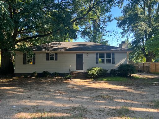 3 bedroom 1 bathroom home off Skyland Blvd – photo 1