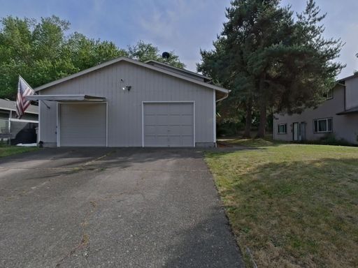 3-Bedroom Two-Story Duplex with Garage, Patio & Pet-Friendly Living – photo 1