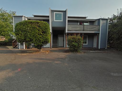 1 Bed Upstairs Apartment Close to Campus with Additional Storage – photo 1