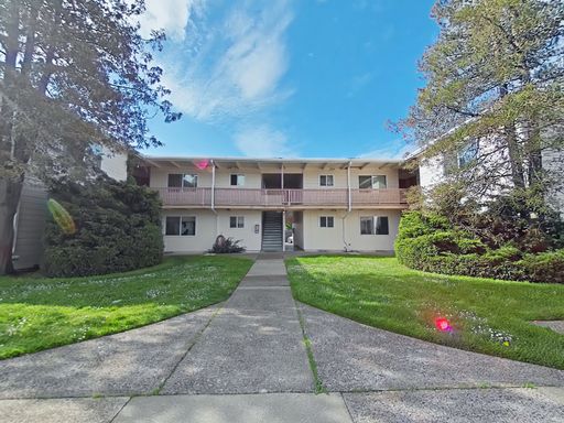 2 Bed Downstairs Apartment with Spacious Layout & Off-Street Parking – photo 1