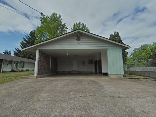 3-Bedroom Single-Story Home with Large Yard – photo 1