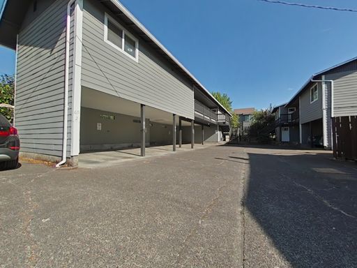 1 Bed Apartment Close to Campus with New Ductless Heat Pump & A/C – photo 1