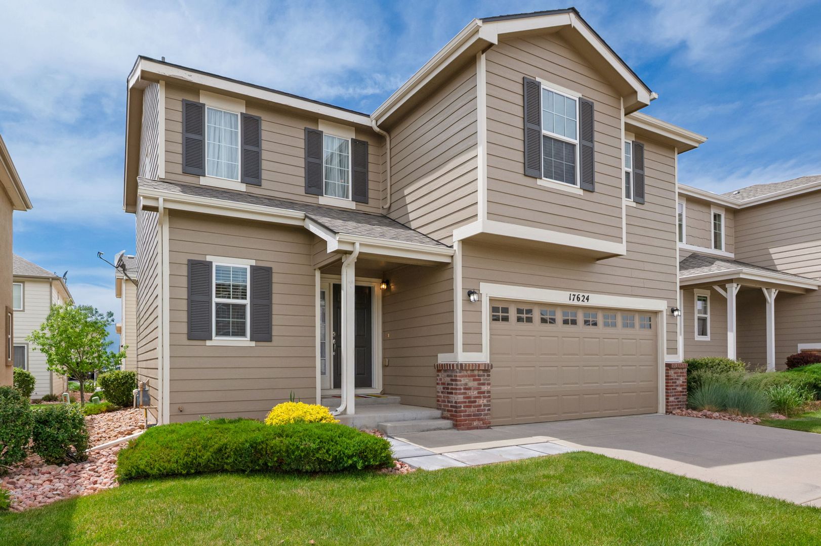 Monument House: 17624 Quarry Way
