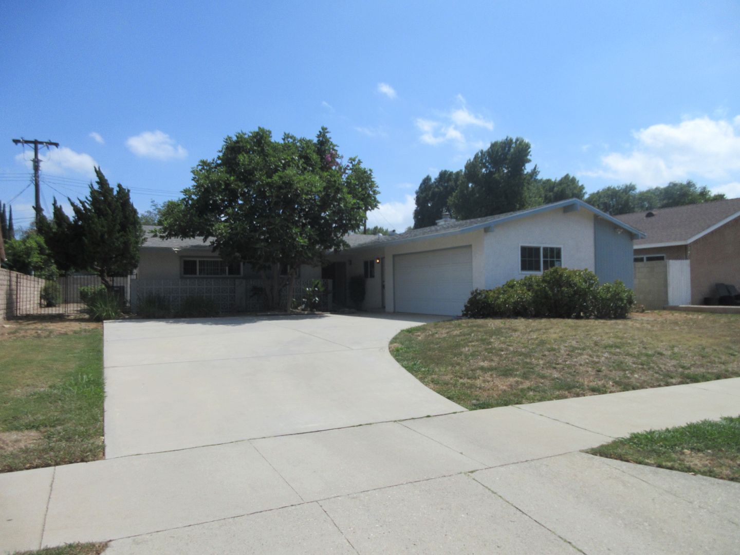 North Hills House: 16016 Sunburst St.
