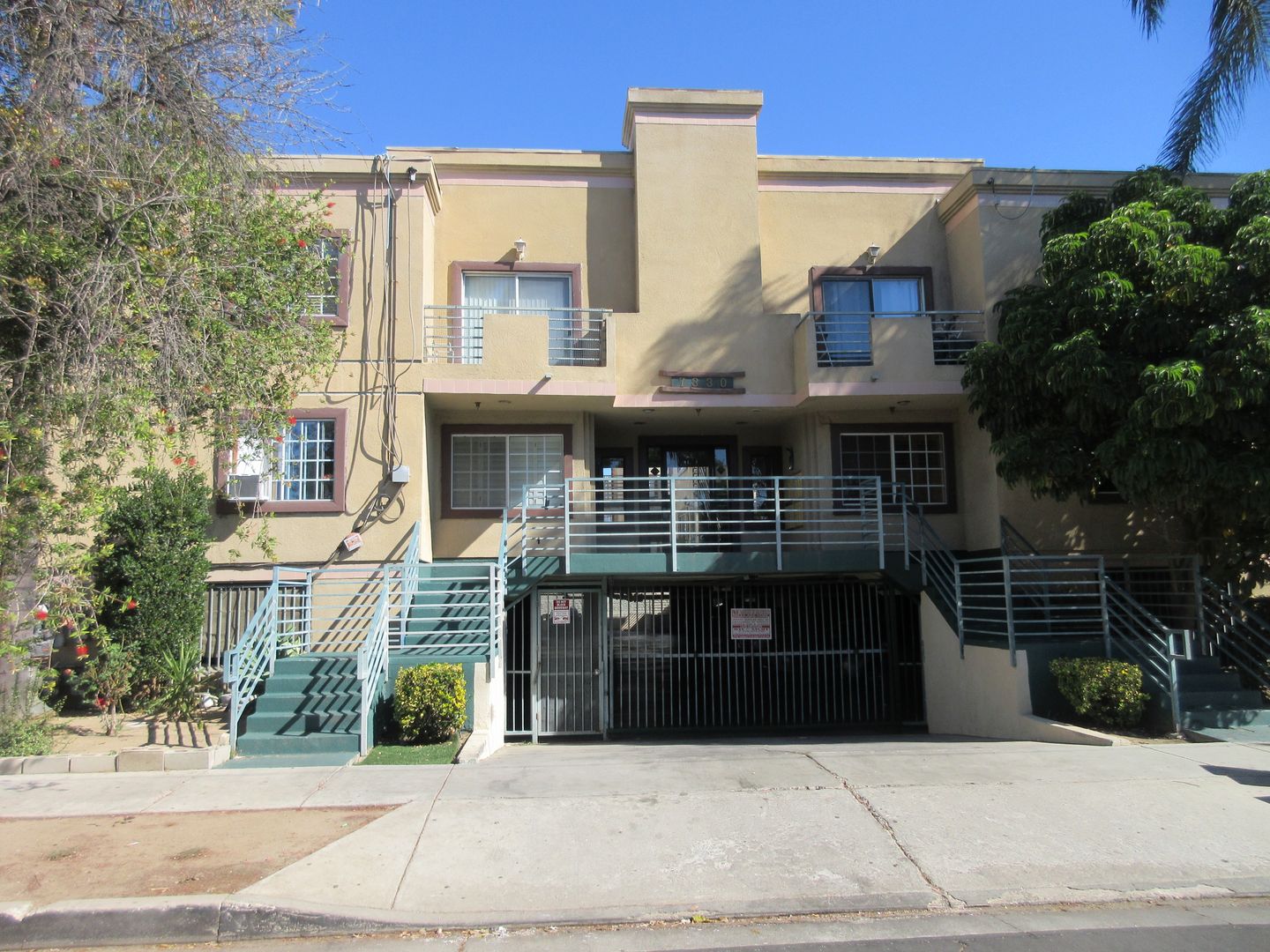 Canoga Park House: 7330 Eton Avenue #203