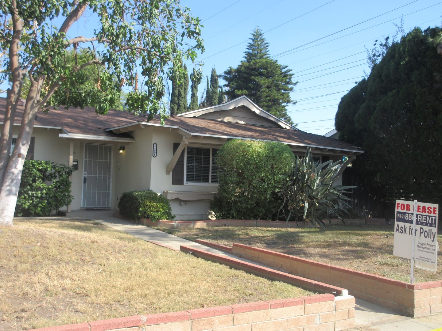 Granada Hills House: 11406 Woodley Avenue