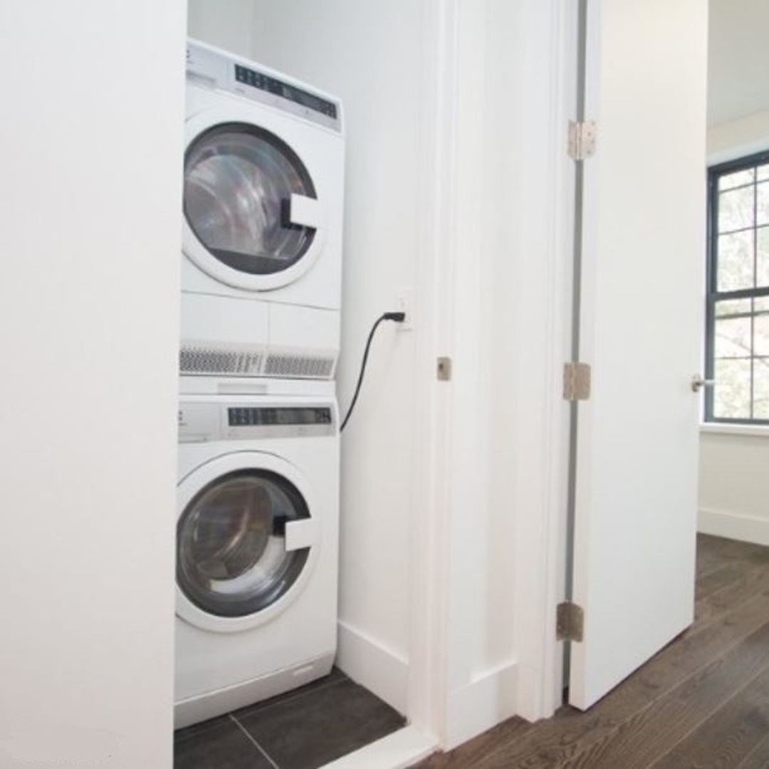 Queens Apartment: 1675 Woodbine St